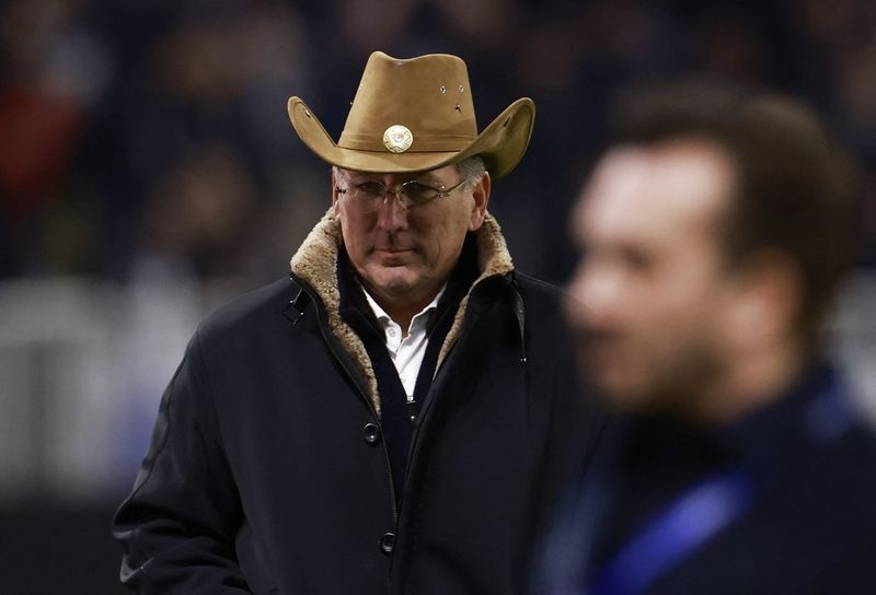 Soccer-Botafogo owner Textor faces fan fury over team's performance via leaked number