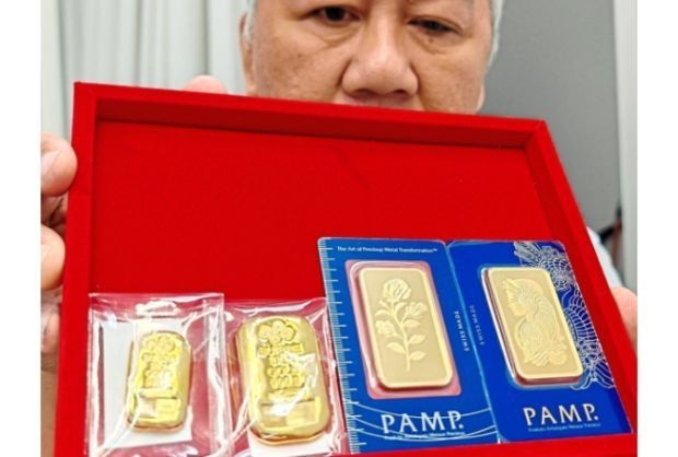 Prices soar but gold still tops investment