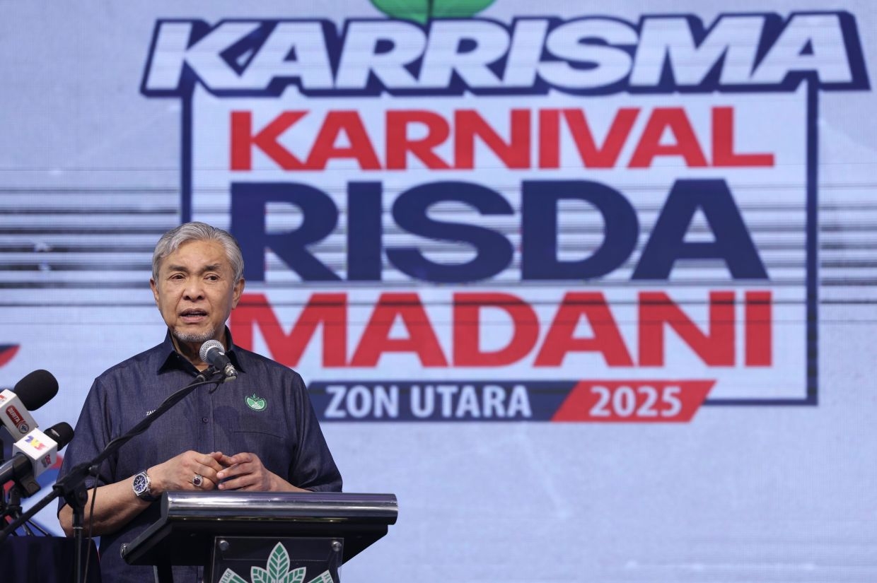 Zahid urges Risda to diversify rubber products to stabilise prices