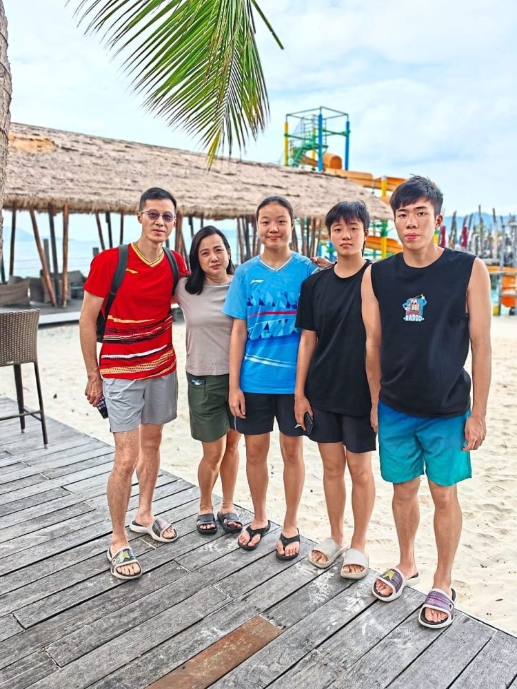 Teen shuttler Zi Yu aims high, thanks to family support and good partner