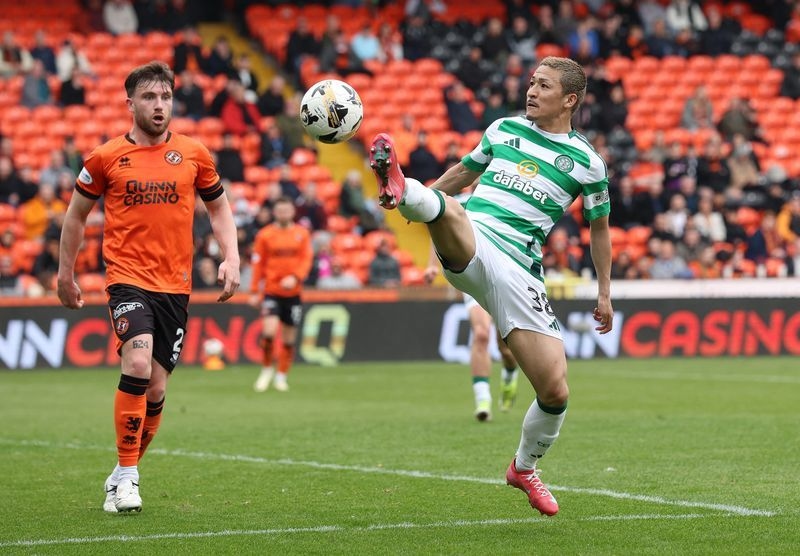 Soccer-Celtic thrash Dundee Utd to seal Scottish title in style