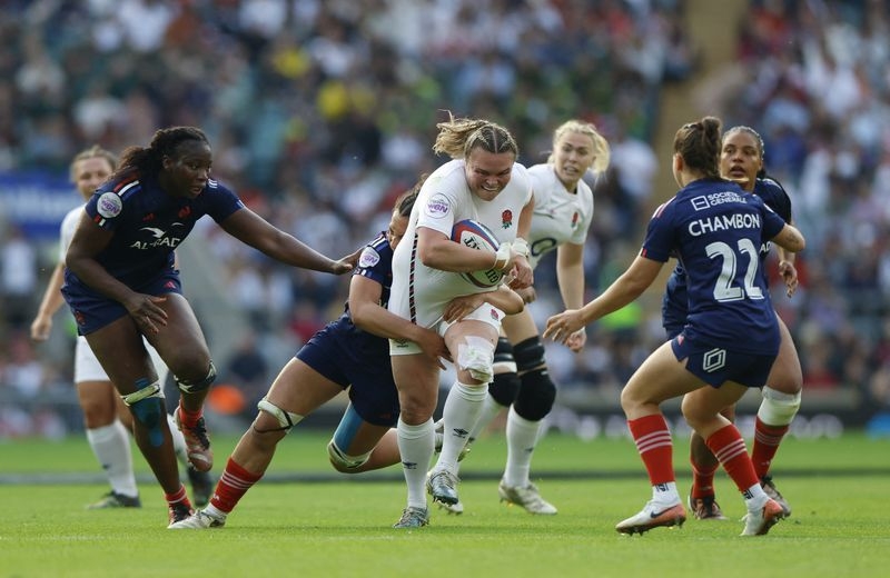 Rugby-England pip brilliant France 43-42 to claim seventh straight Six Nations