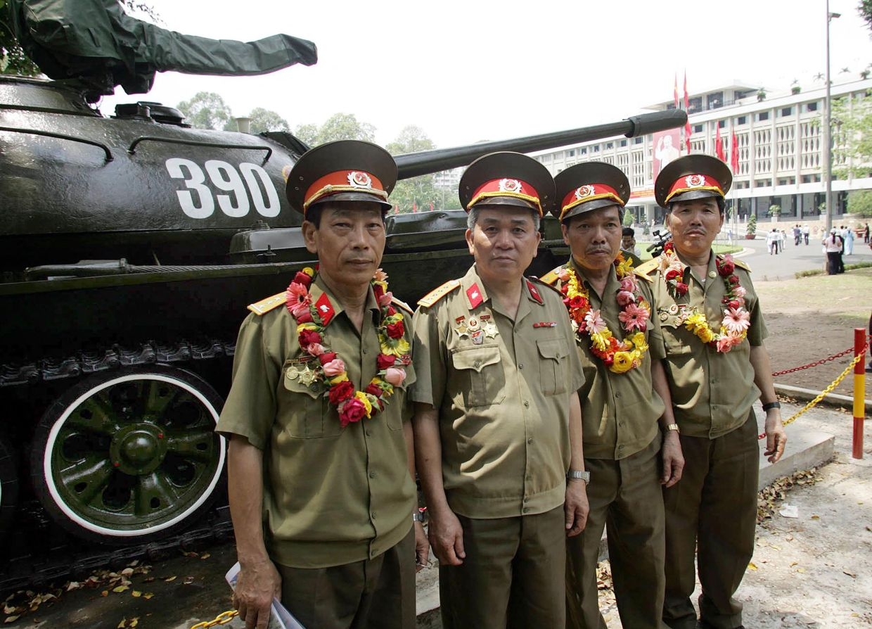 How Vietnam tank crew that crashed into Saigon Palace shaped course of history 50 years ago