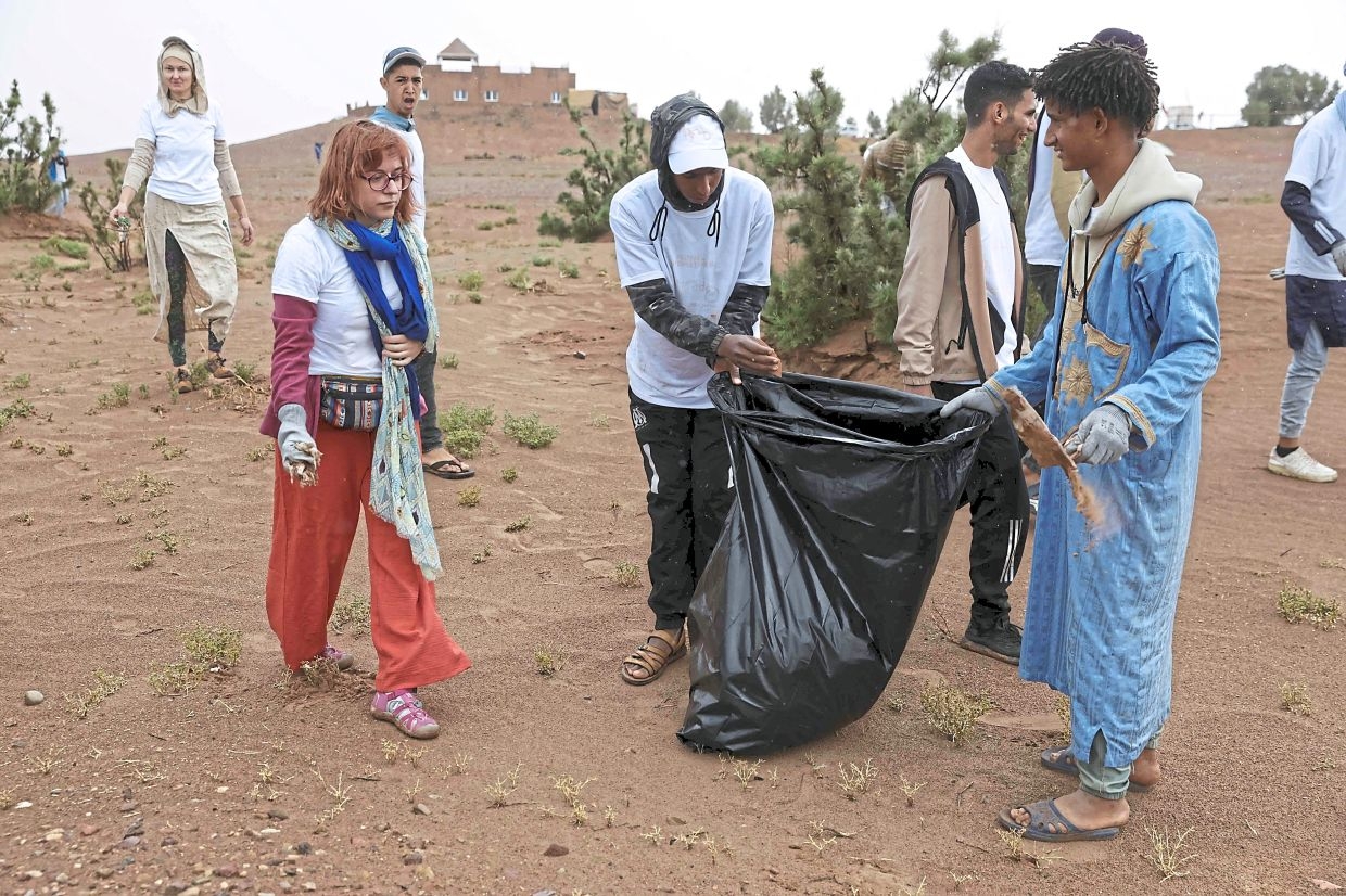 A Sahara clean-up mission