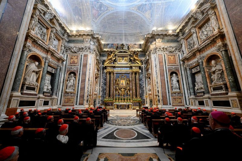 Conclave to elect new pope to start on May 7, cardinals meet