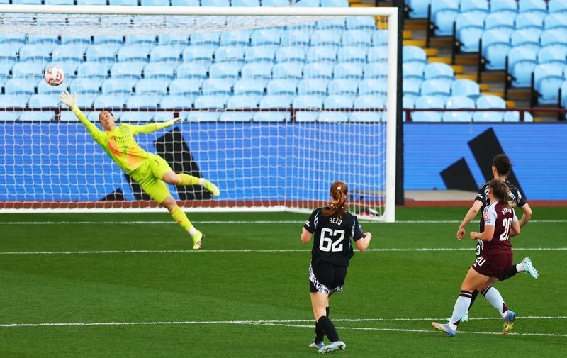 Soccer-Arsenal's collapse at Aston Villa opens door for Chelsea to win WSL title