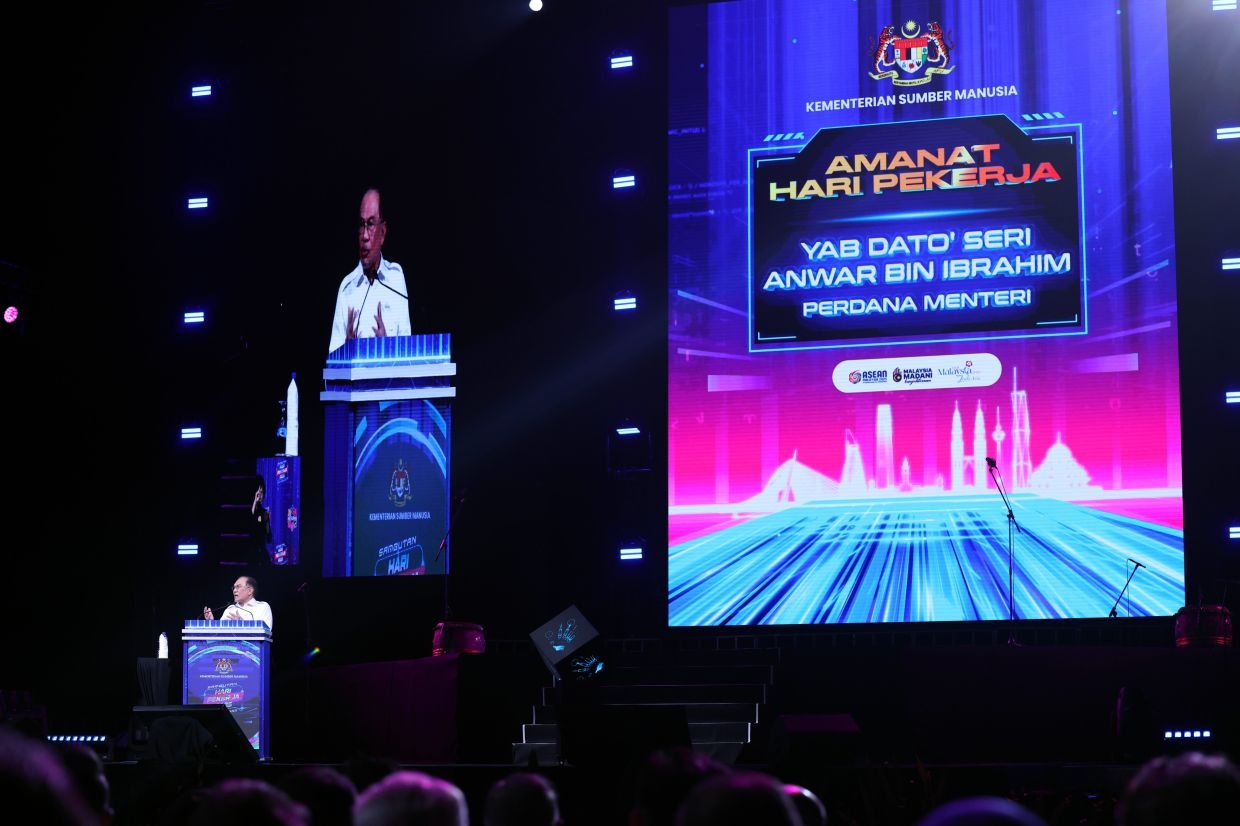 All workers should enjoy country's prosperity, says Anwar