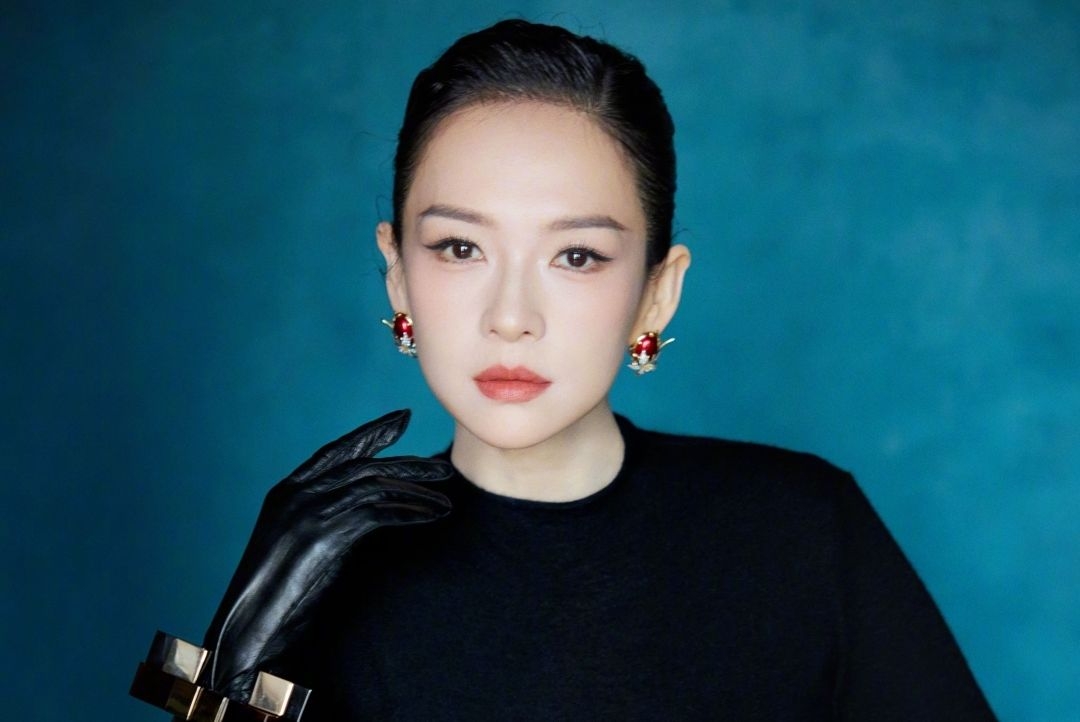 Zhang Ziyi injured in on-stage fall at film awards, later seen in wheelchair
