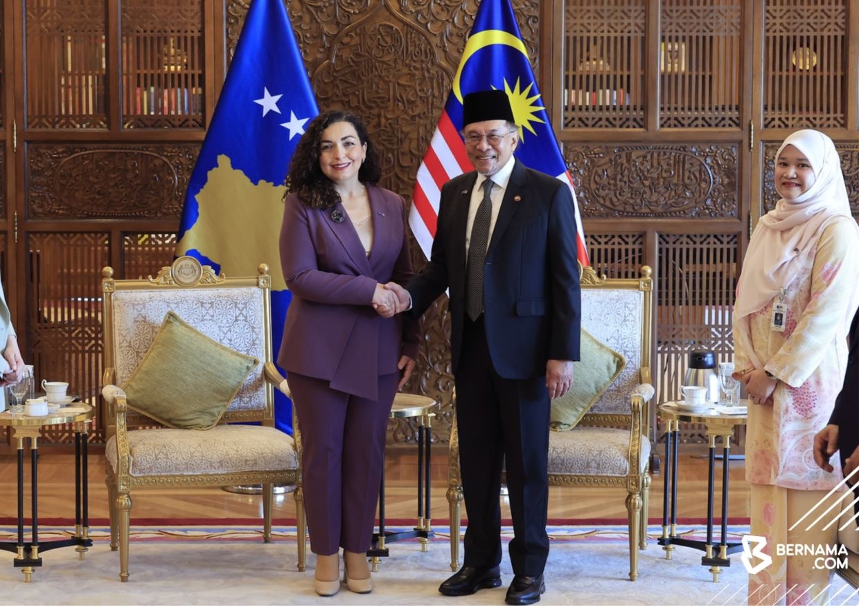 Anwar conferred Kosovo's highest civilian honour, Pak Lah also posthumously honoured