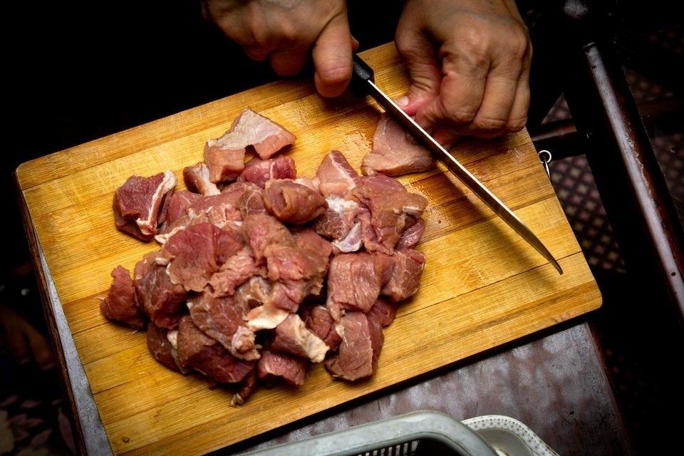 Thailand reports first anthrax death, hundreds potentially exposed