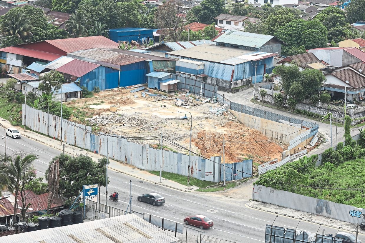 Stop-work order issued for Puchong building site