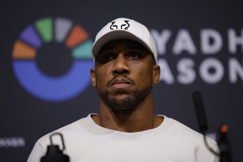 Boxing-Former heavyweight champion Joshua to have elbow surgery