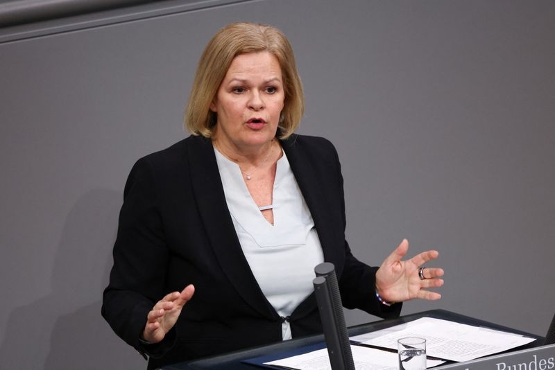 German minister expects sharp fall in asylum seekers this year