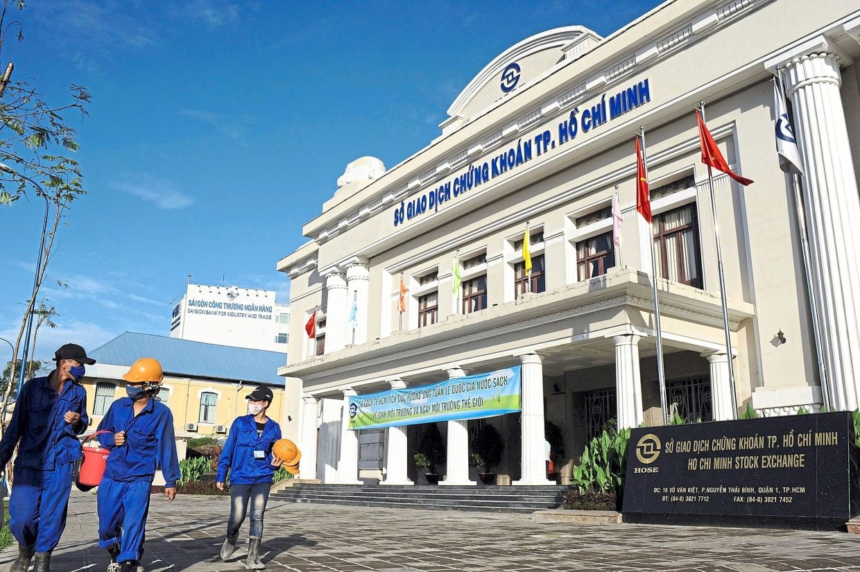 Main Vietnam stock exchange launches long-awaited trading system