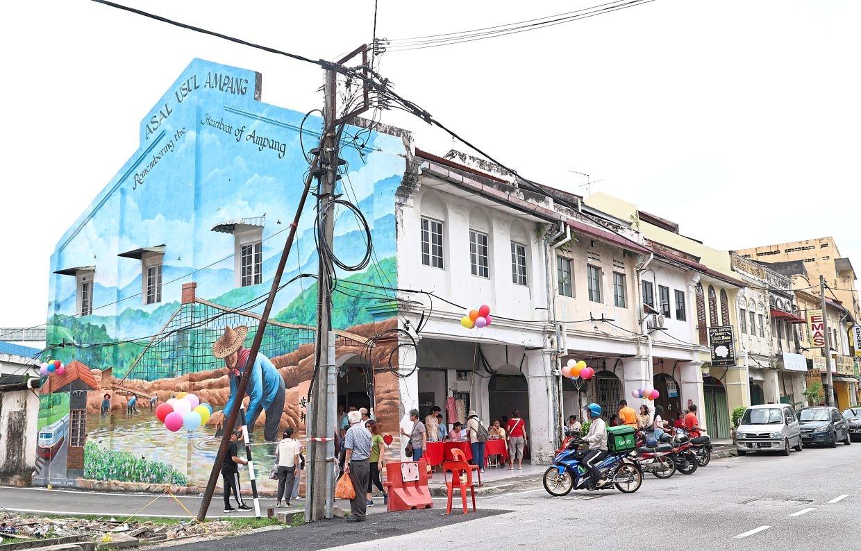 Brushing up on Ampang's history
