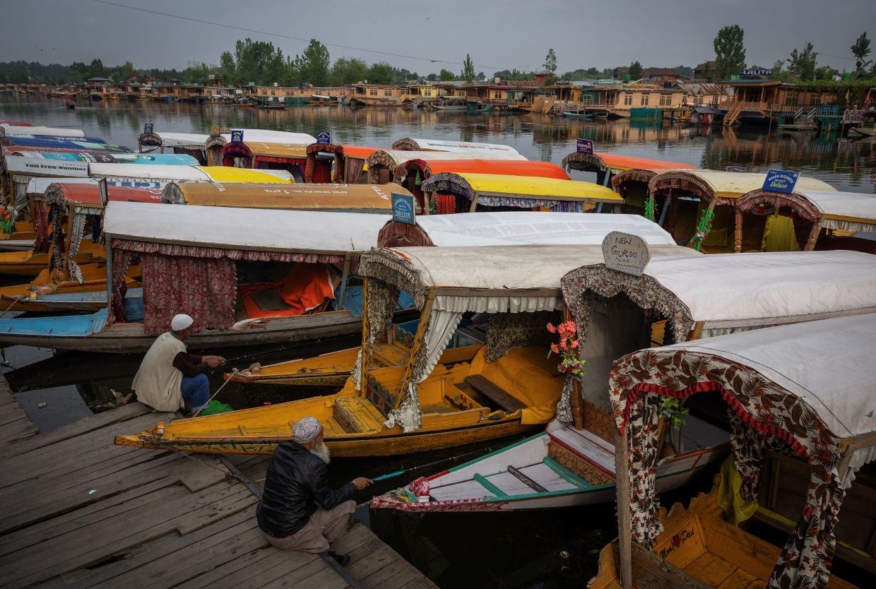Kashmir prepares for tourism 'long lull' as war cries ring loud