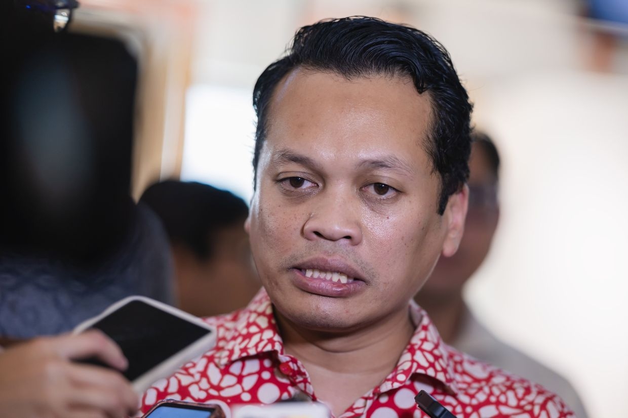 Nik Nazmi accepts PKR divisional polls results