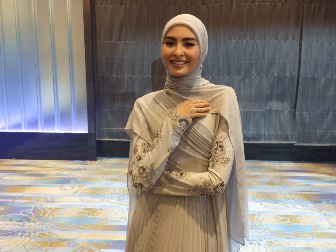 Malaysian pop princess Wany Hasrita's career is soaring and after her Raya song success she returns to the limelight with new single 'Jahat'