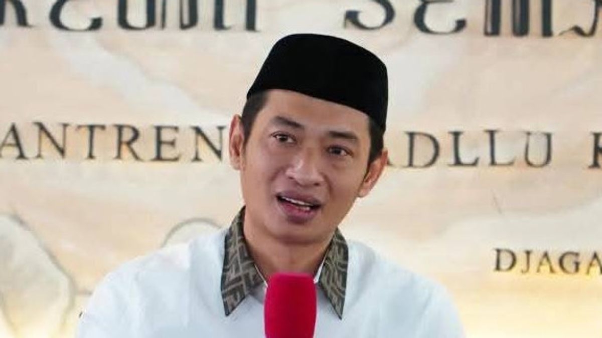 Indonesian House member Alamudin Dimyati Rois dies following crash