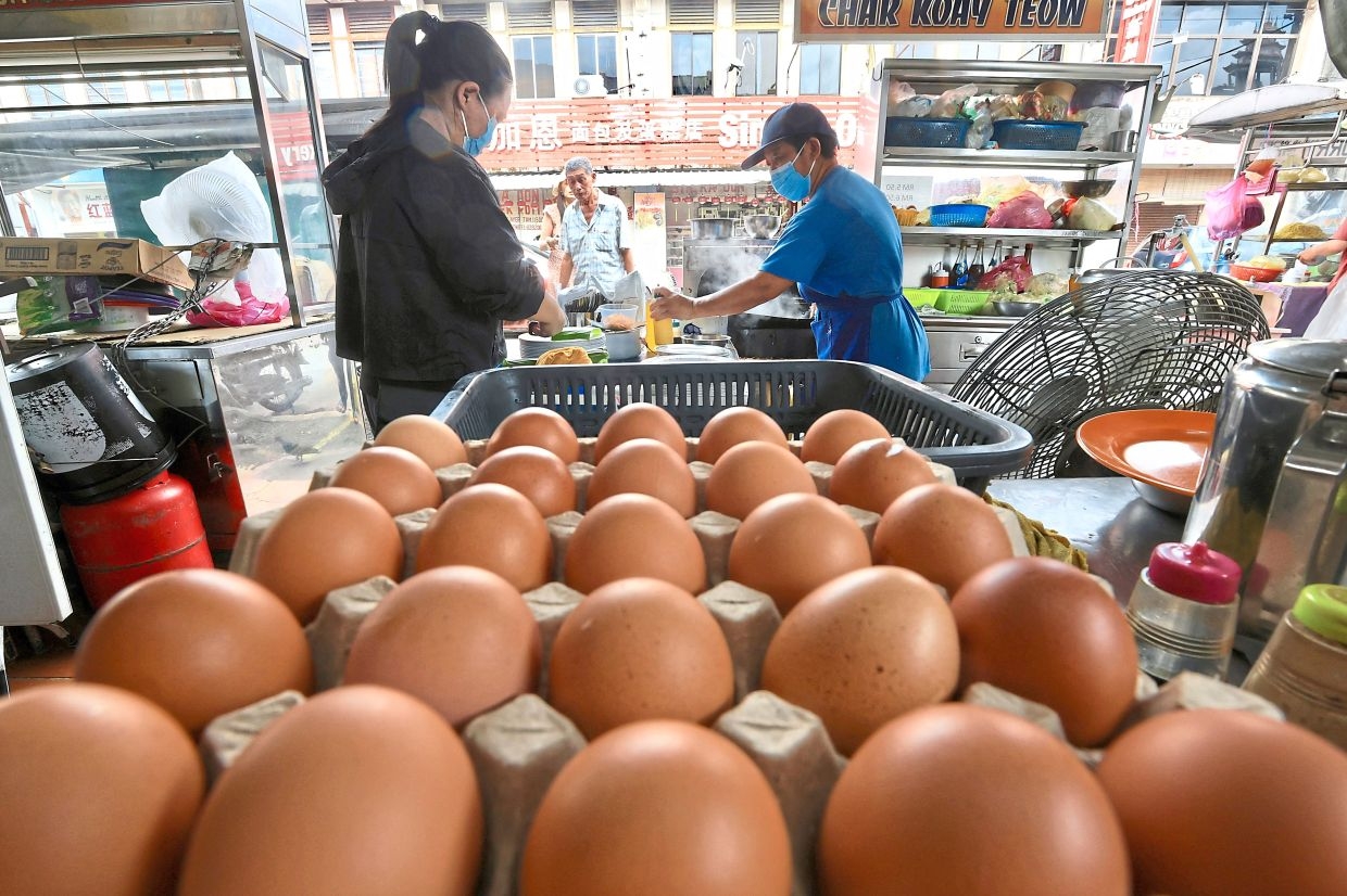 Bakers, hawkers say won't crack under pressure without egg subsidy