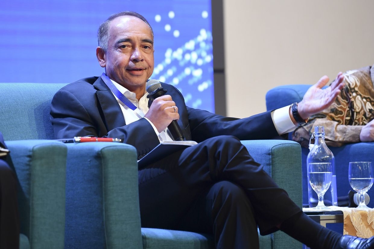 Nazir: Let's review issue of non-tariff barriers