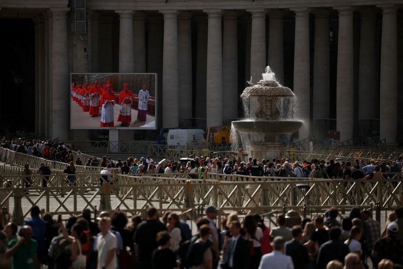 Cardinals set for second day of conclave to elect a new pope