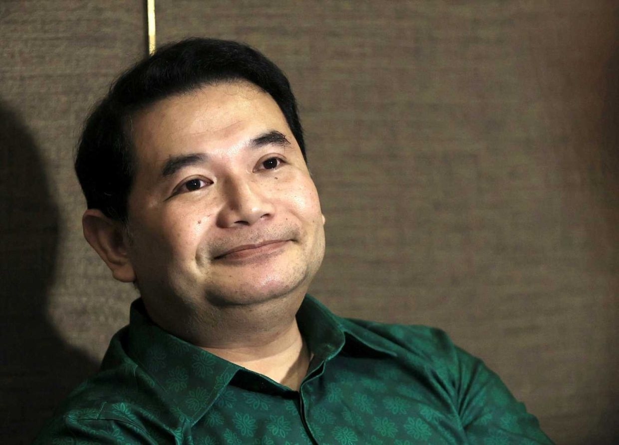 Rafizi Ramli resumes YBM podcast in public setting