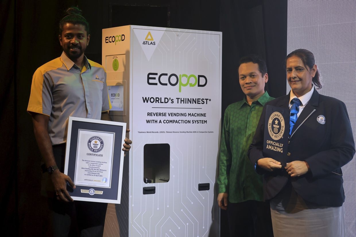Guinness World Record recycling machine will help cut nation's carbon footprint, says Nik Nazmi