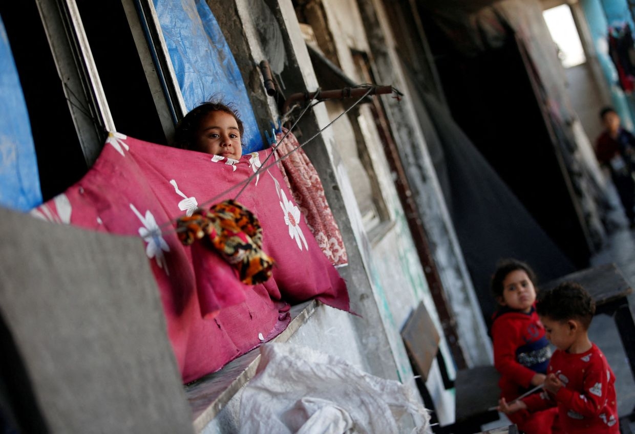 US says solution for Gaza aid is 'steps away' as aid groups raise alarm