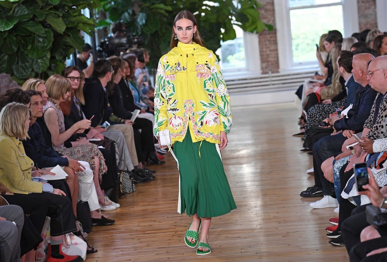 Why are fashion labels ending discounts in China? Can this rebuild brand value?