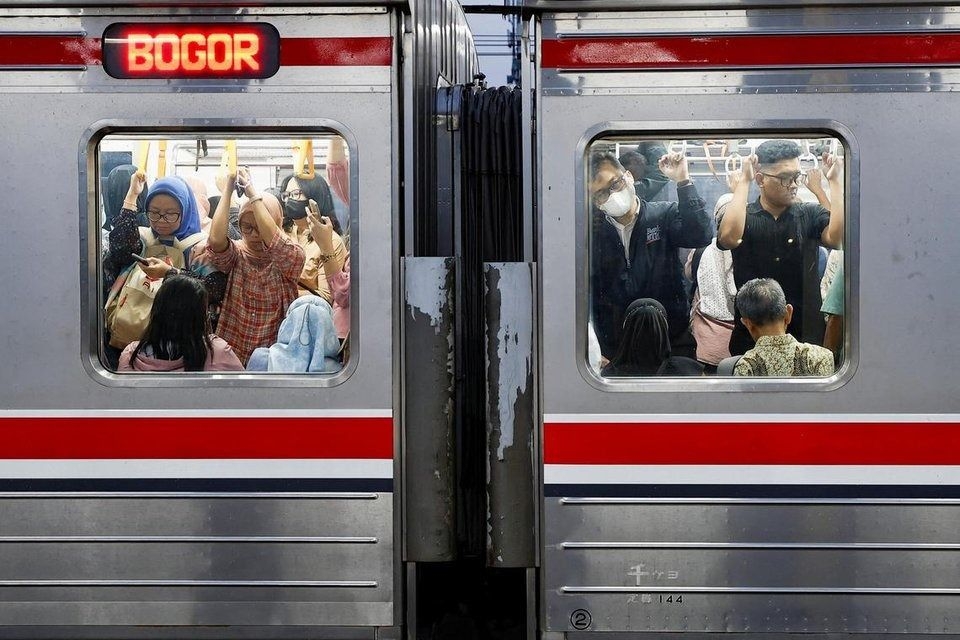 Take public transport, or no promotion: Jakarta civil servants forced to ditch their wheels to work