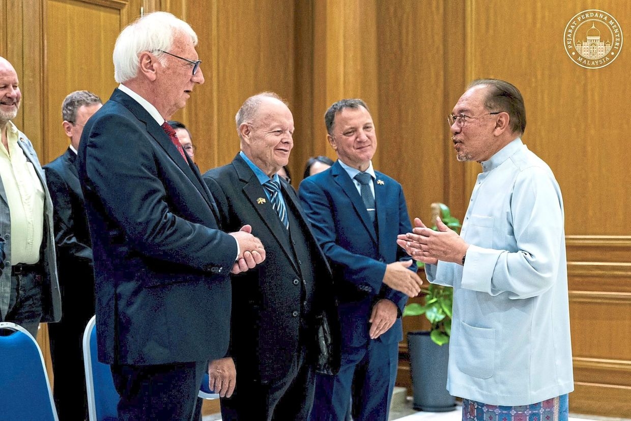 Malaysia courts Europe