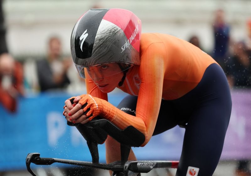 Cycling-Vollering wins women's Vuelta for second straight year