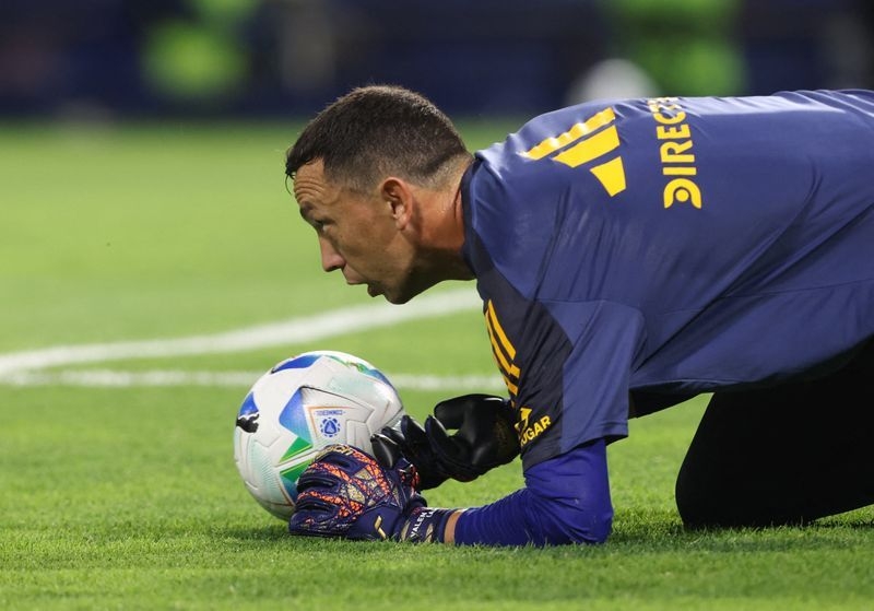 Soccer-Boca edge Lanus on penalties to reach Apertura quarter-finals