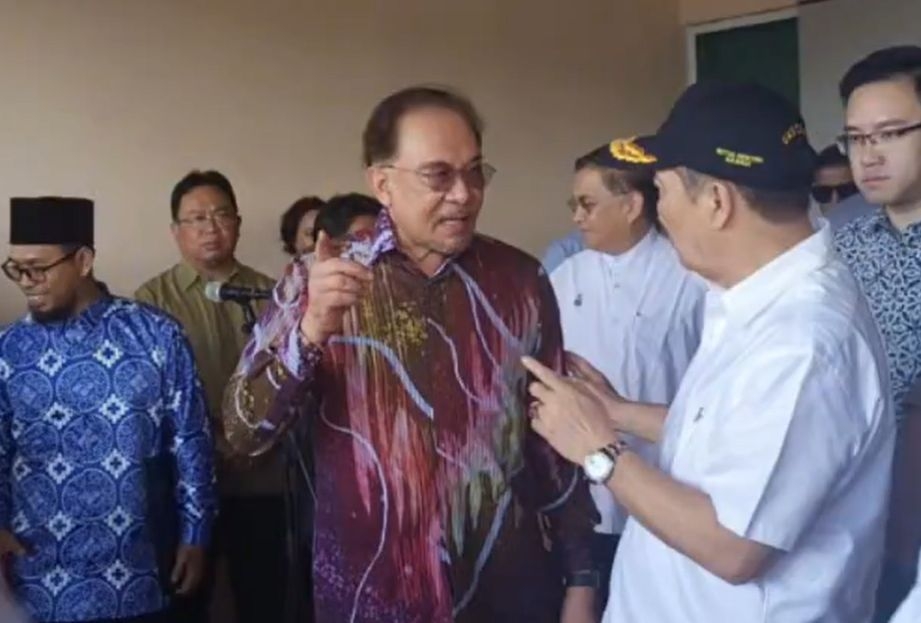 Anwar arrives in Sabah for working visit