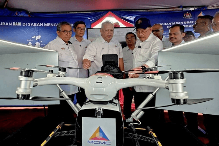 MCMC unveils pilot drone medicine delivery project at Sabah PMR 2025