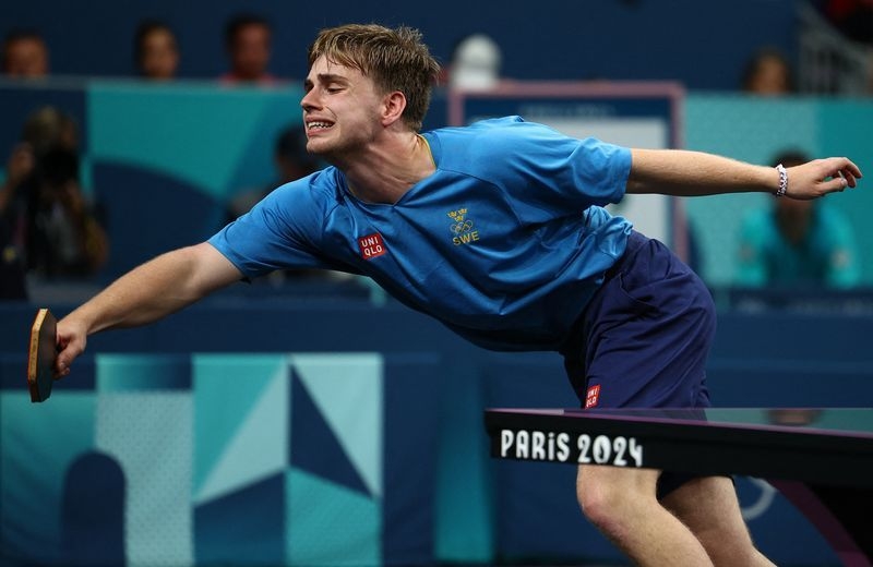Table tennis-Sweden's Moregard injured by drone strike in training