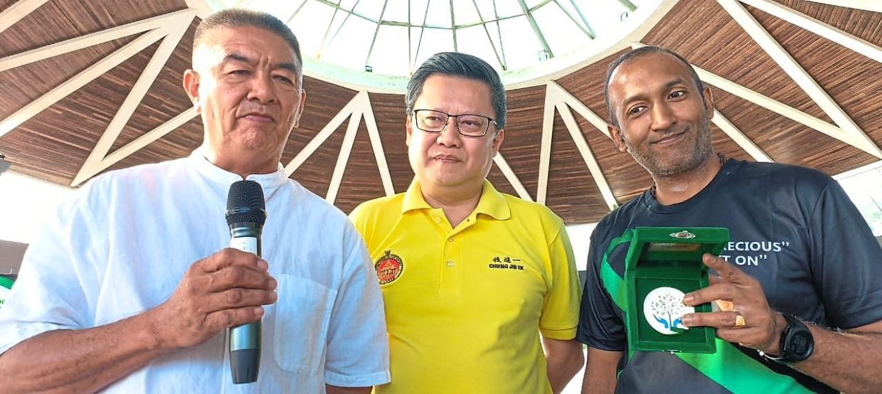 Sibu dad hopes daughter's gift of sight inspires others