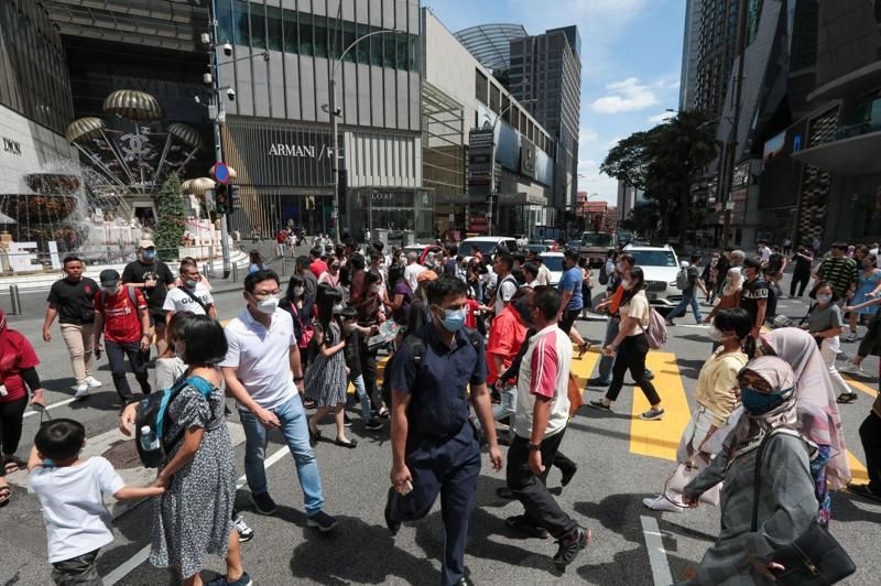 Labour market continues to be resilient