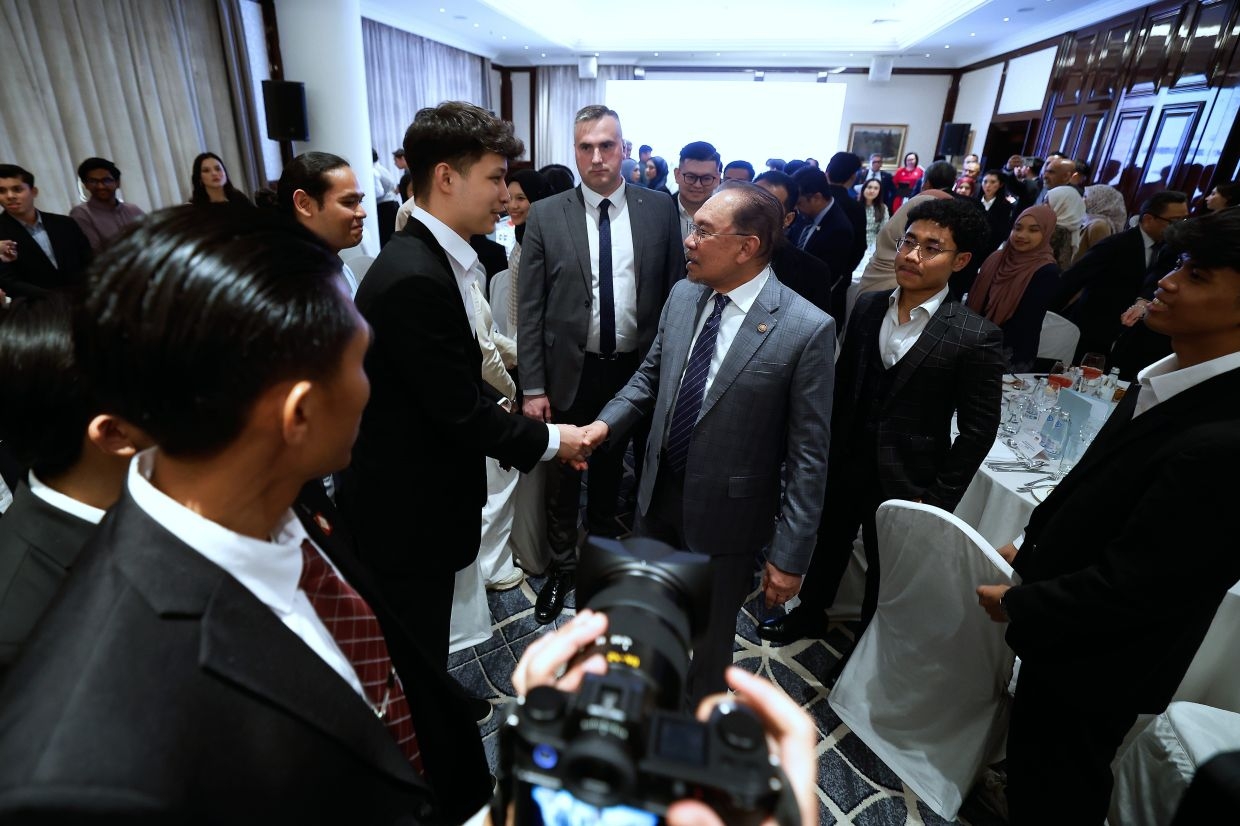 Putin, Anwar to hold talks on bilateral ties, regional issues