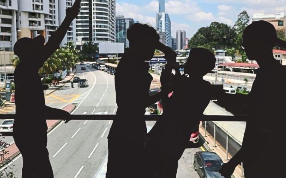 Six nabbed for assaulting punk band vocalist over longstanding feud