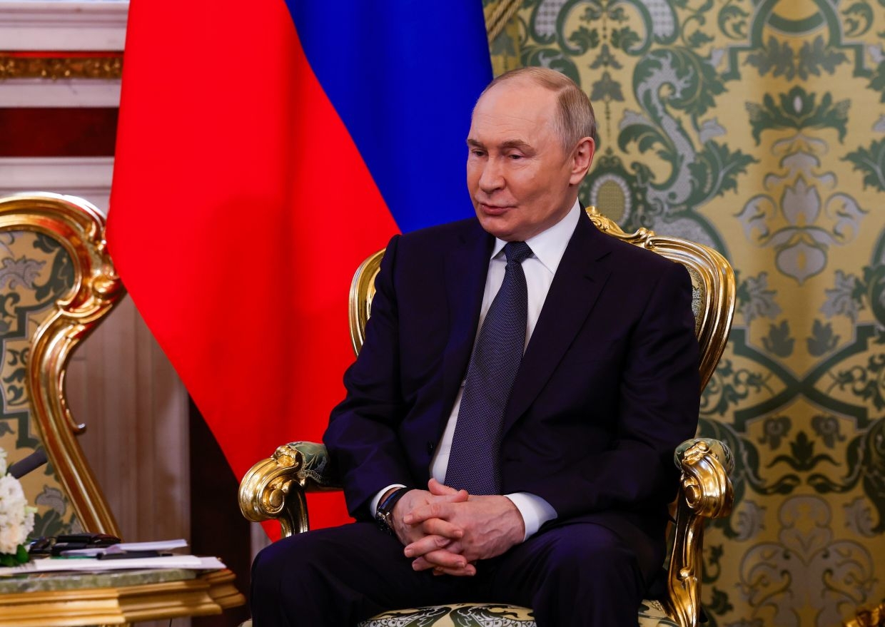Putin invites King of Malaysia to visit Russia