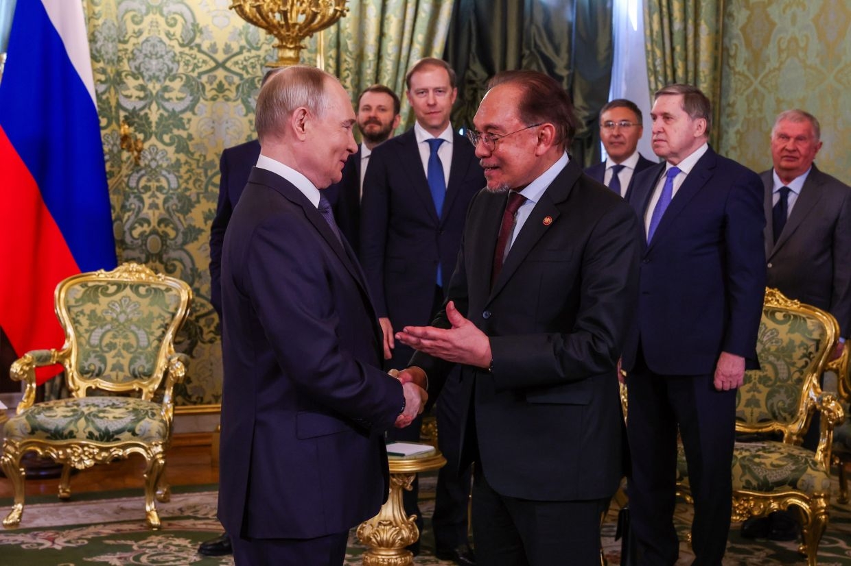 Putin calls Malaysia 'reliable, significant' partner of Russia