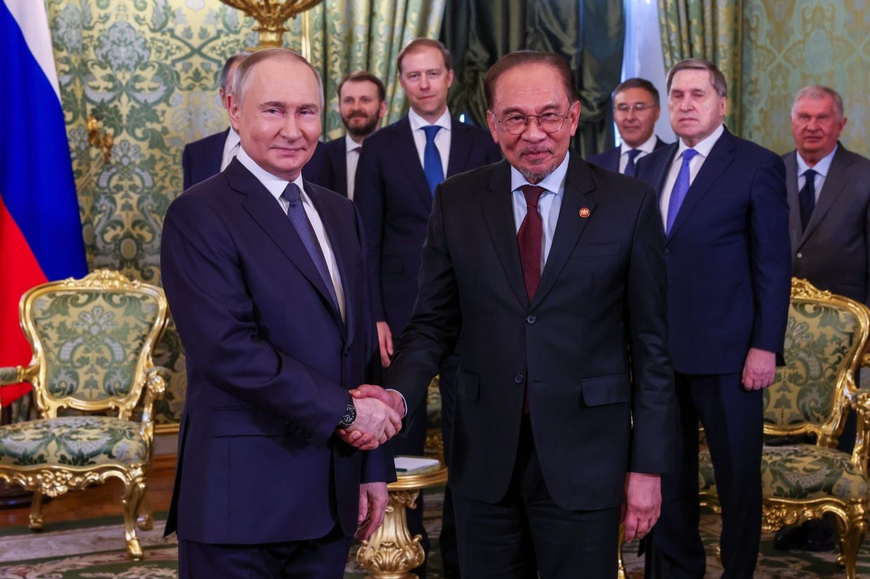 Anwar presents Malaysia's perspective in Russia, receives honorary doctorate