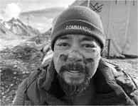 First Everest death of climbing season recorded