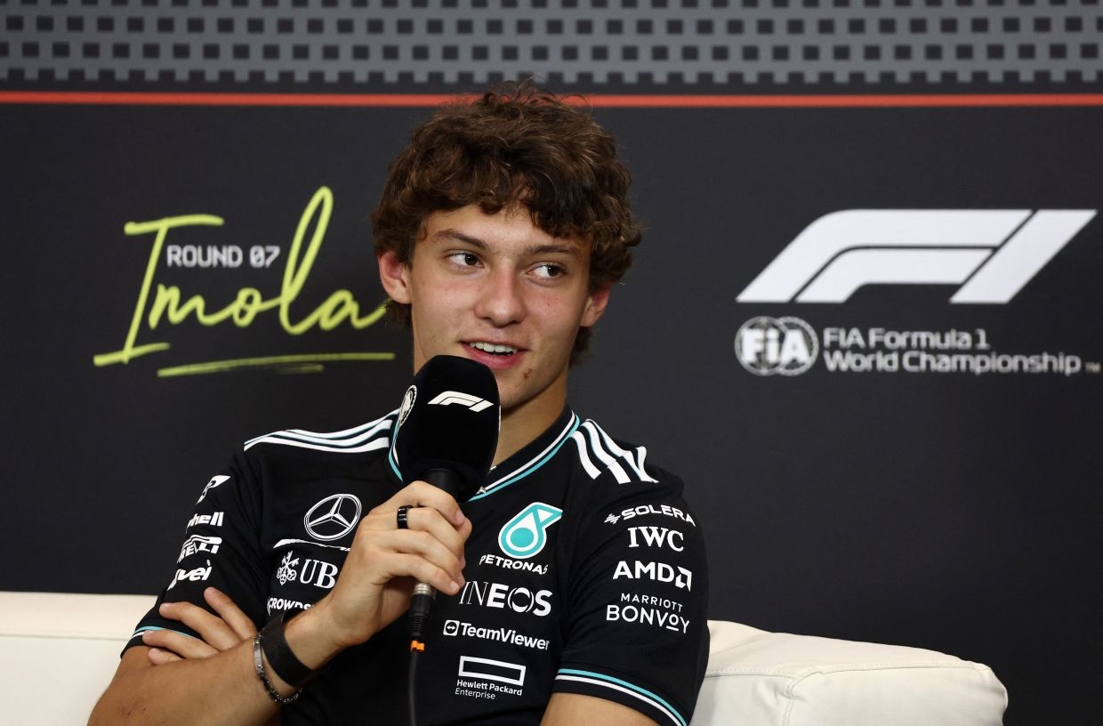 F1 driver Antonelli visits Petronas Global R&T Centre in Turin