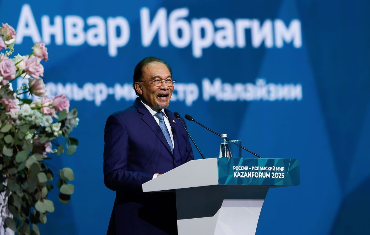 Anwar urges Muslim nations to embrace Asean-style cooperation
