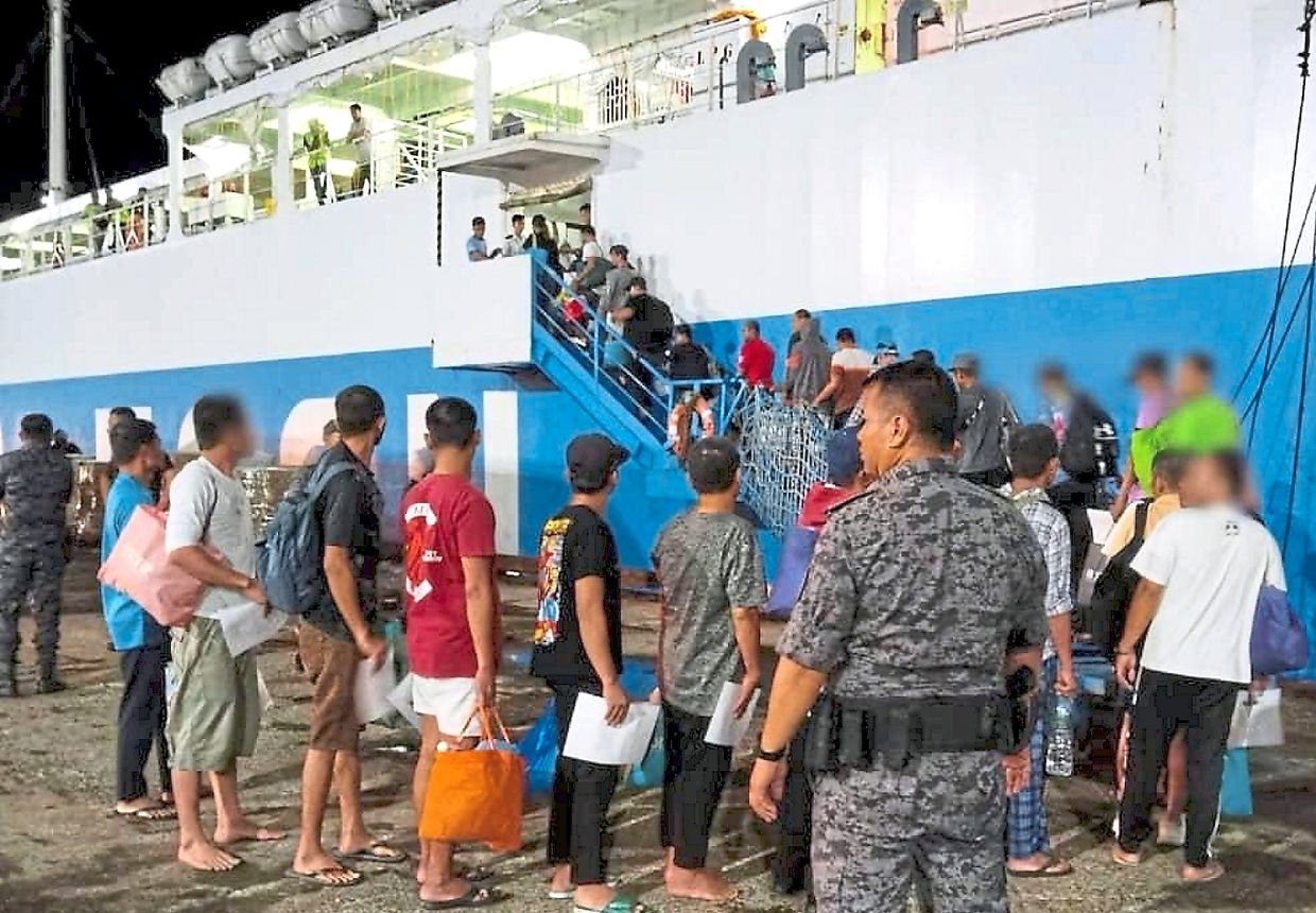 769 Filipino detainees deported