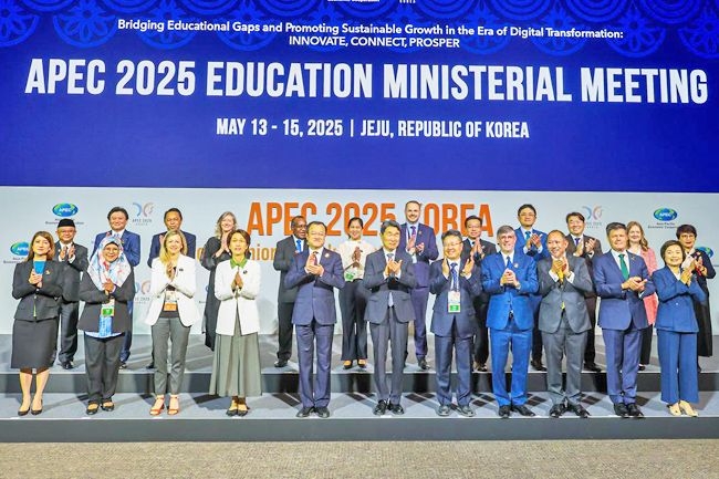 Minister shares Brunei's strategic directions