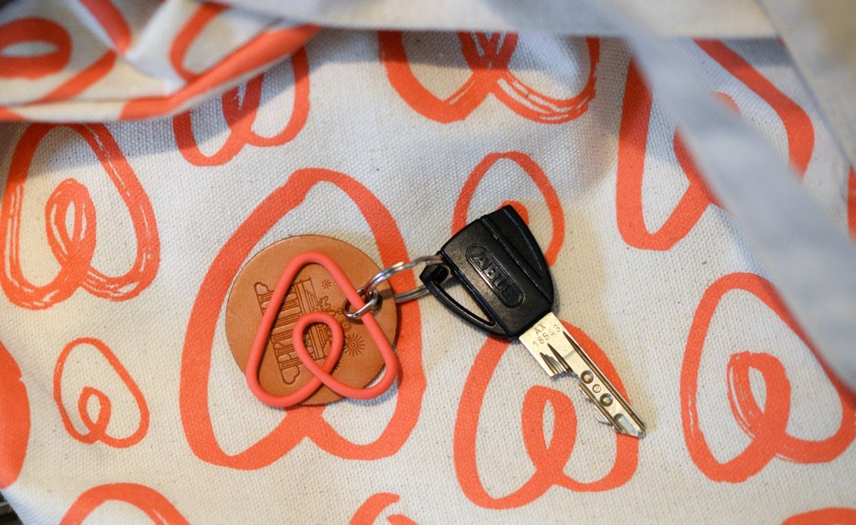Airbnb now wants to sell you haircuts, museum visits and massages